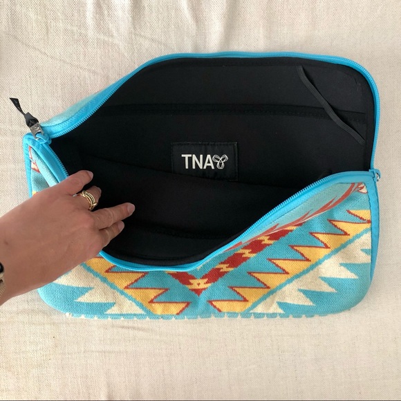 Aritzia Laptop Case - Picture 2 of 5